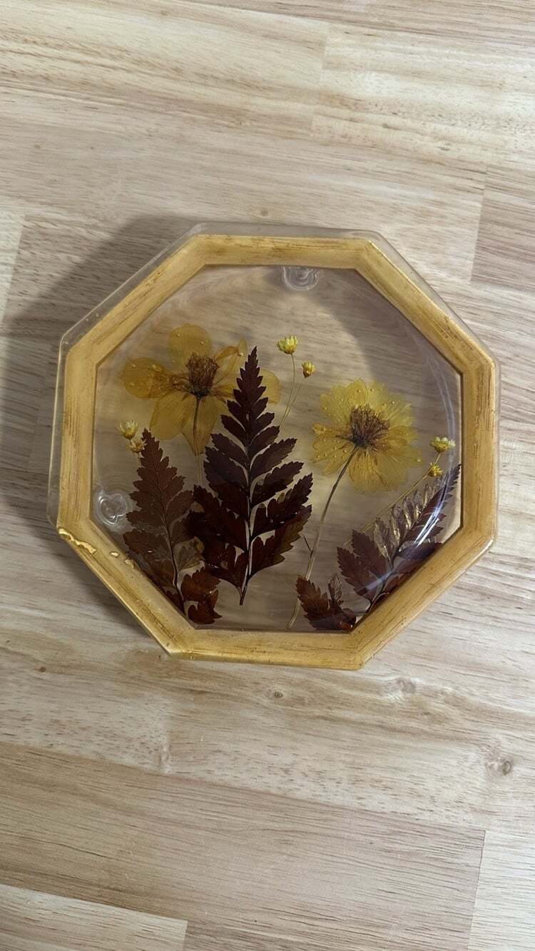 Acrylic Resin Trivet 6-inch Dried Pressed Flower Design